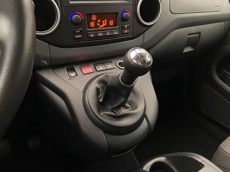 Citroën Berlingo MULTISPACE 1.6HDI REZERVACE - fotka 22 z 34