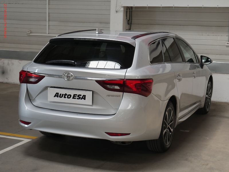 Toyota Avensis (2017) 1.8i, 2.maj,ČR, AT - fotka 6 z 23