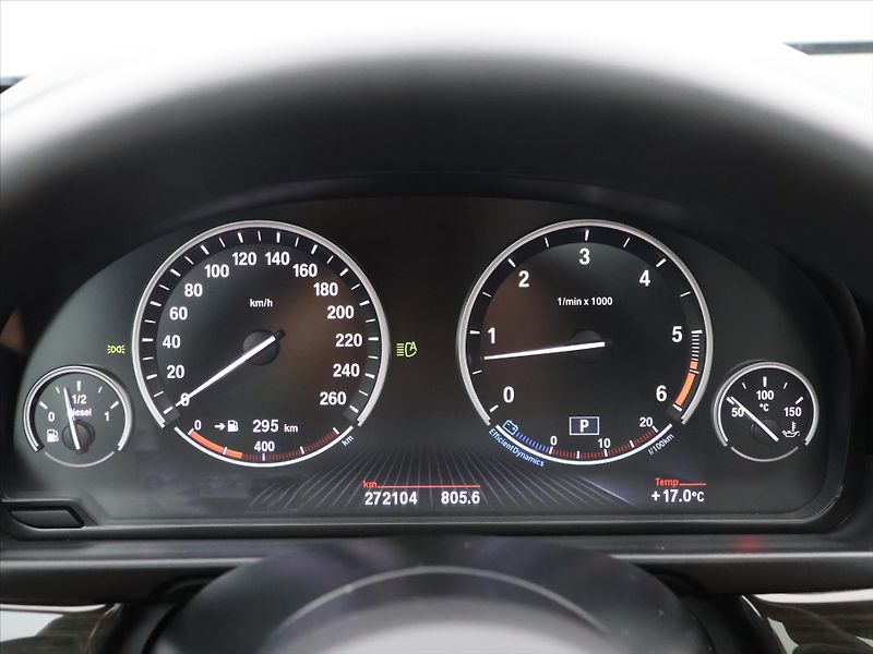 BMW Řada 5 3,0 D 190 kW X-Drive Luxury Li - fotka 17 z 35