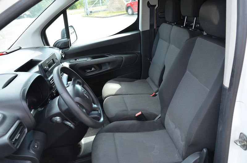 Citroën Berlingo (2020) 1.5BlueHdi VAN L1 100k - fotka 6 z 8