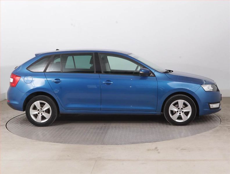 Škoda Rapid (2015) Spaceback 1.2 TSI - fotka 6 z 14