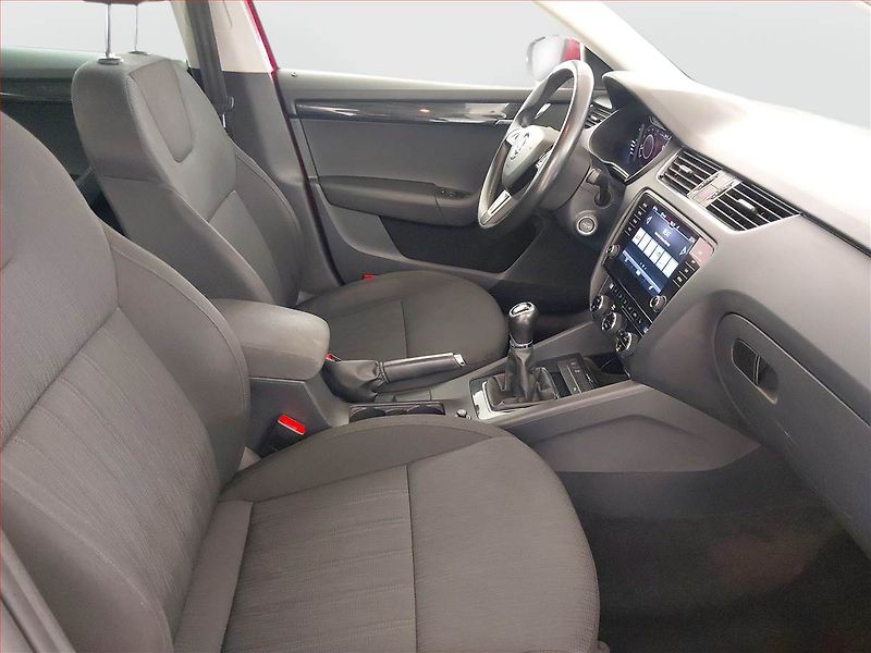 Škoda Octavia (2018) Style 2.0 TDI, Navi, Tempomat - fotka 9 z 20