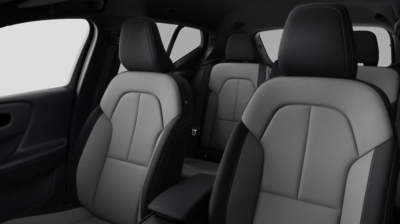 Volvo XC40 (2026) B3 PLUS AUT - fotka 11 z 15