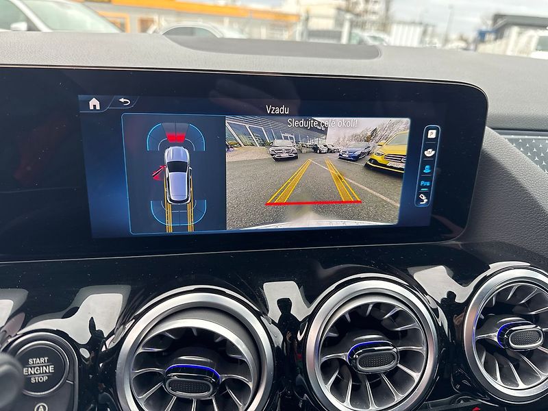 Mercedes-Benz GLA 200d 4MATIC - fotka 16 z 21