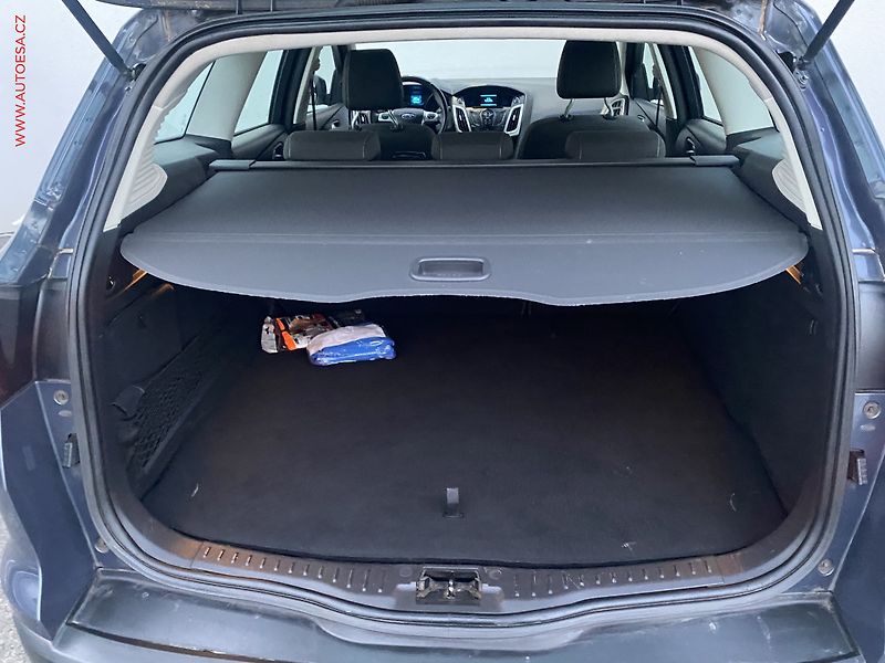 Ford Focus (2014) 1.6 TDCI, AC - fotka 7 z 16