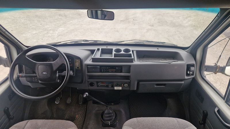 Ford Transit 2,5 D - fotka 9 z 12