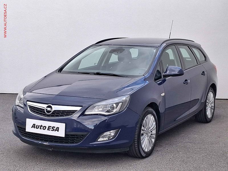 Opel Astra (2012) 1.4 T, 1.maj,ČR, servis - fotka 3 z 15