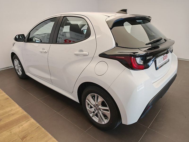 Toyota Yaris 1.5 Hybrid Comfort - fotka 6 z 30