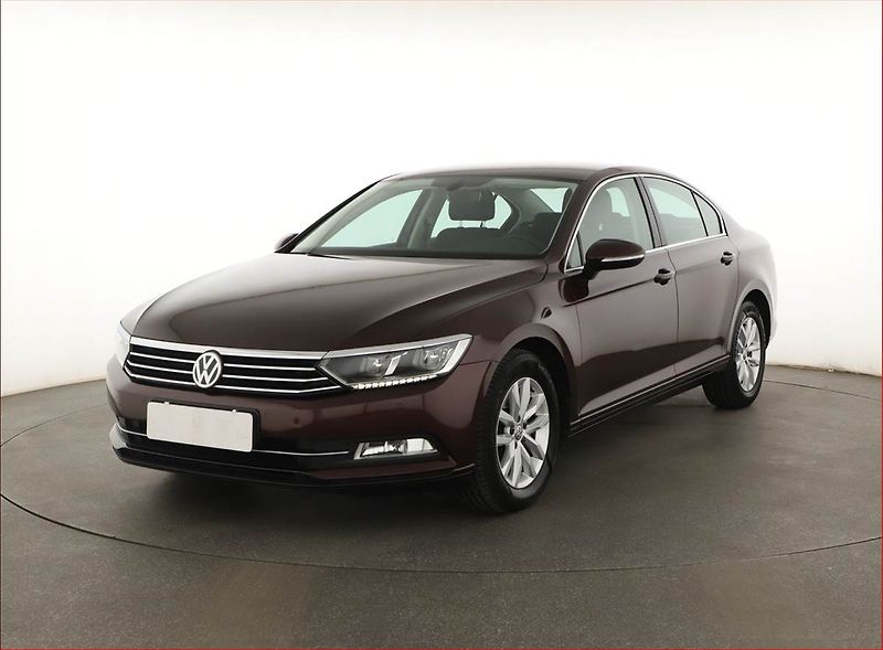 Volkswagen Passat (2015) Comfortline 2.0 TDI - fotka 2 z 18