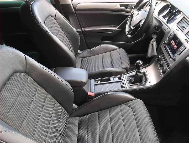 Volkswagen Golf (2016) 1.6 TDI, Tempomat - fotka 9 z 13