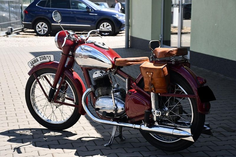 Jawa 250/11 Pérák (1948) - fotka 4 z 19