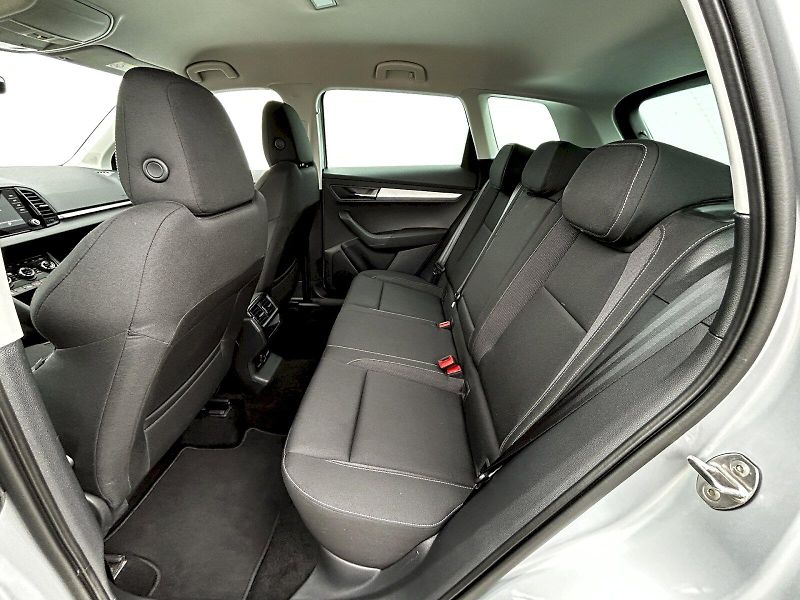 Škoda Karoq (2025) 2.0 TDI 85kW MP6 Selection - fotka 27 z 33