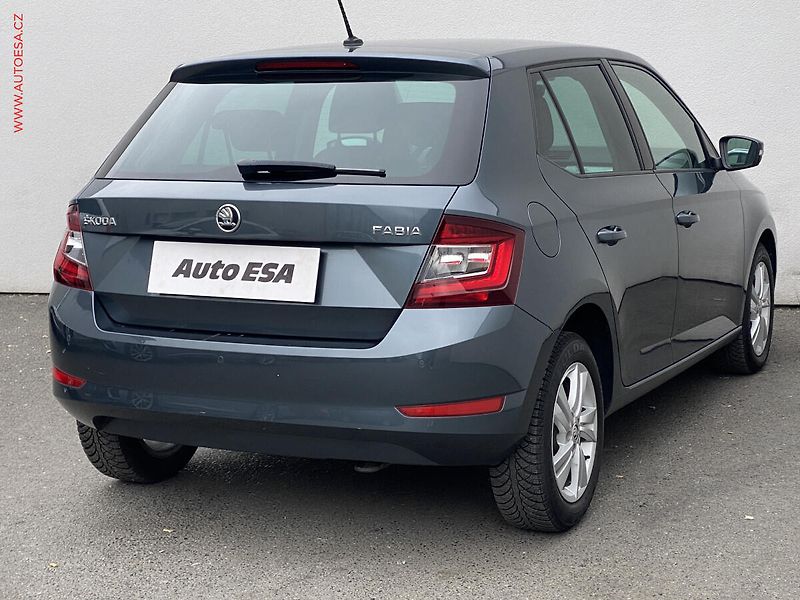 Škoda Fabia (2019) 1.0 TSi, Ambition, navi - fotka 4 z 18