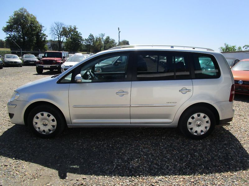 Volkswagen Touran 2,0i-80KW-POHON BENZÍN+ CNG - fotka 3 z 13