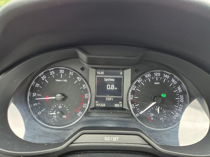 Škoda Octavia 1,6 TDI DSG 81kW, serviska - fotka 14 z 21