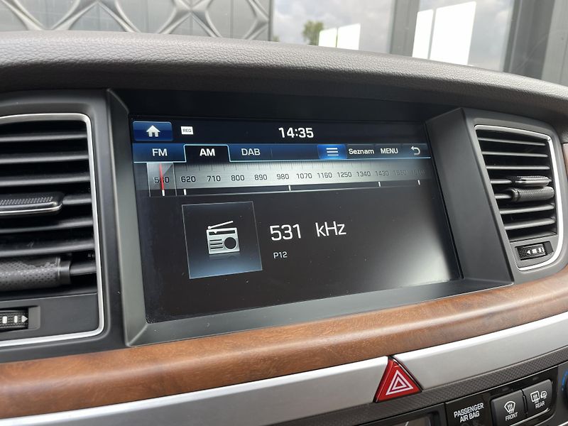 Hyundai Genesis EXCLUSIVE 3.8 GDI V6 4x4 232kW - fotka 16 z 33