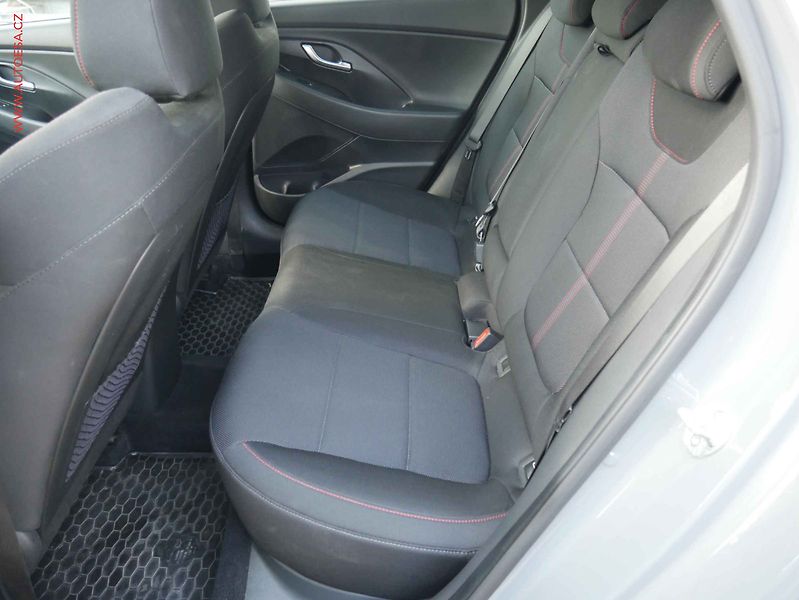 Hyundai i30 (2022) 1.6CRDi, 2.maj,ČR, LED - fotka 10 z 17