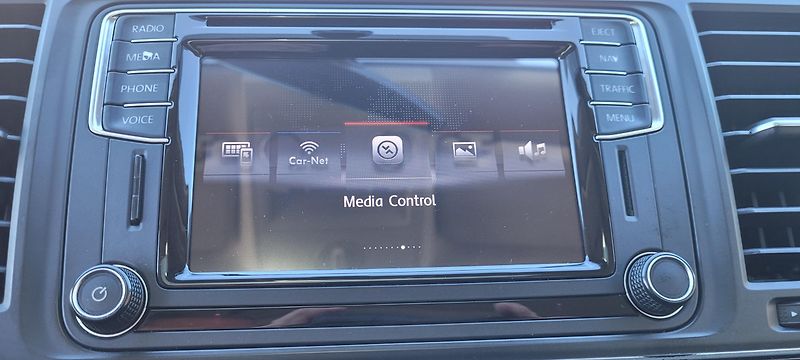 Volkswagen Multivan (2017) T6 2,0TDi 150kW DSG Highline - fotka 29 z 42