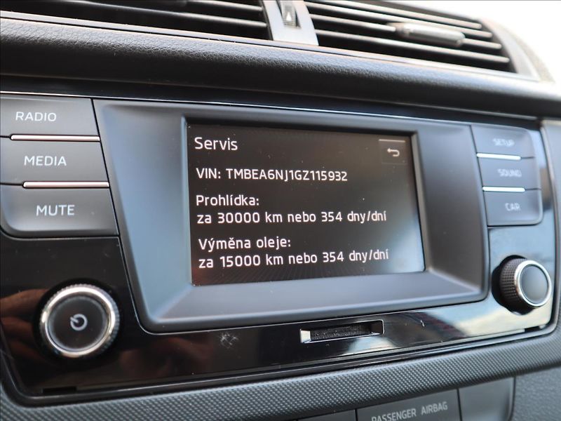 Škoda Fabia 1,0 MPI Active, Klima - fotka 18 z 35