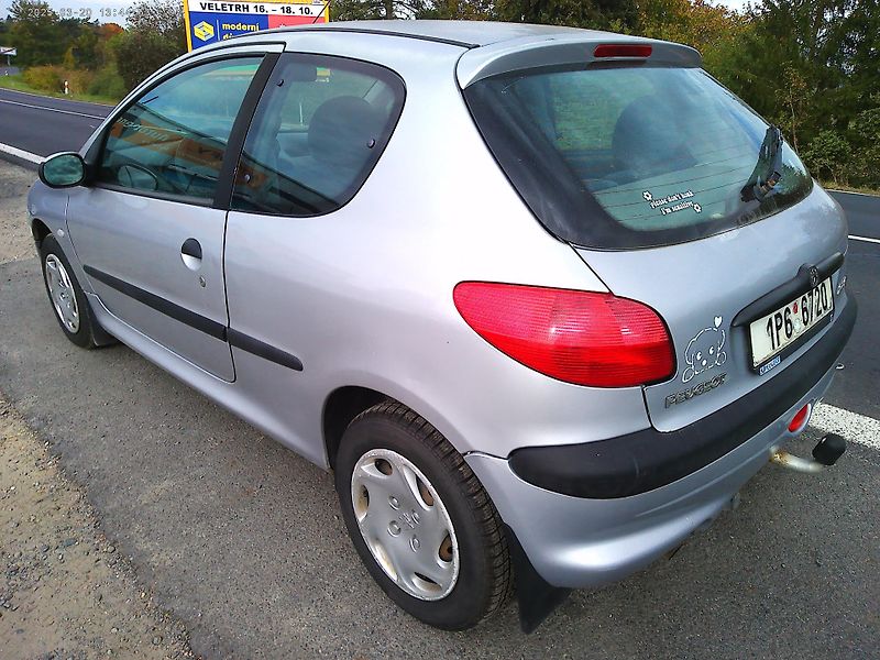 Peugeot 206 2.0 HDi - fotka 3 z 19