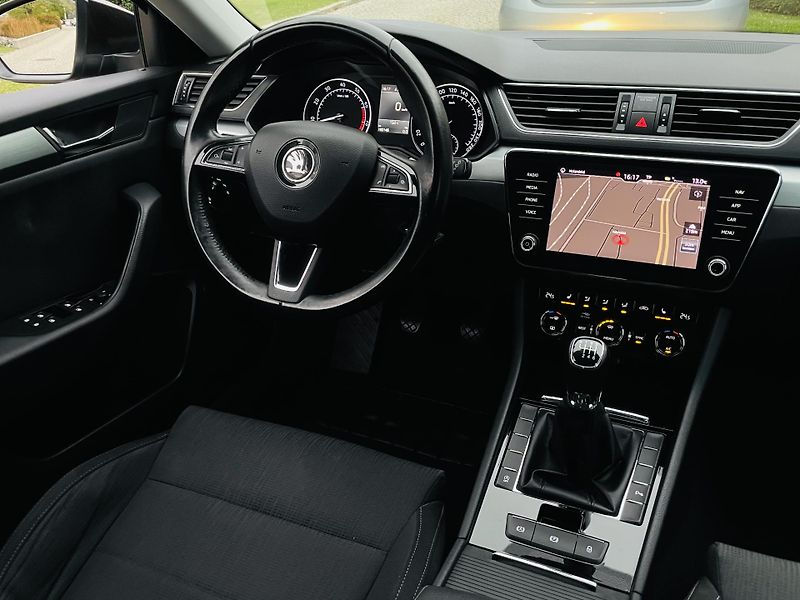 Škoda Superb 1.4TSI 1.MAJITEL KAMERA VÝHŘEV - fotka 25 z 48
