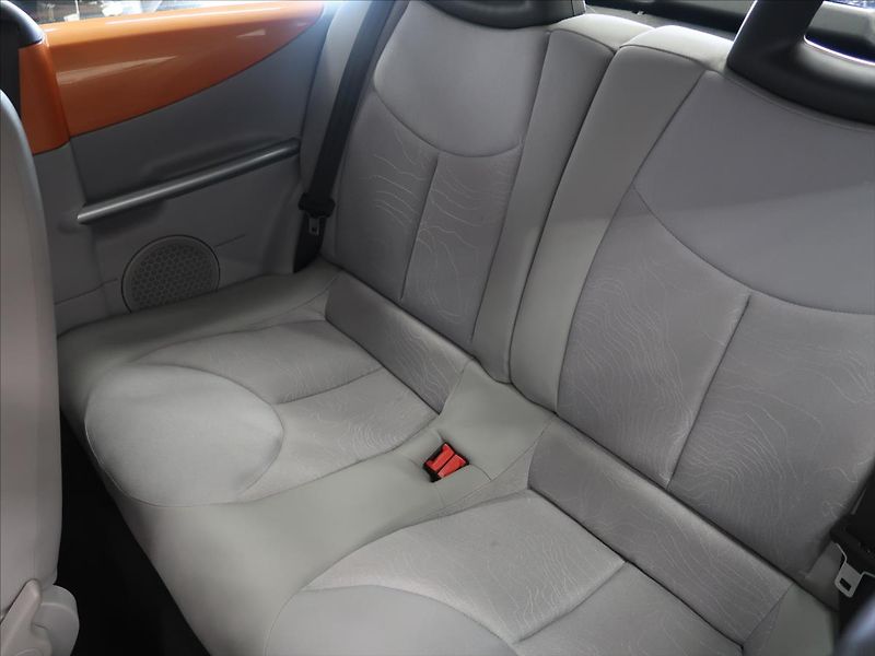 Citroën C3 1,4 i Pluriel - fotka 15 z 33