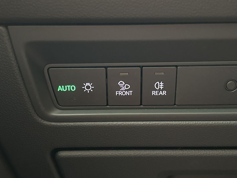 Volkswagen Touareg 3.0 TDI 4x4 R-Line - fotka 15 z 31