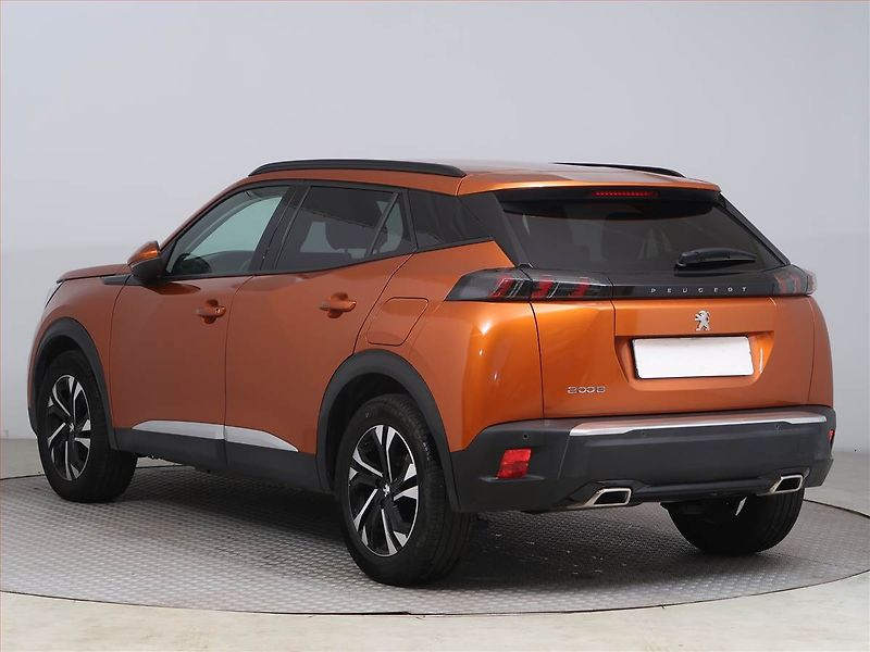 Peugeot 2008 (2021) 1.2 PureTech, Automat, ČR - fotka 4 z 14