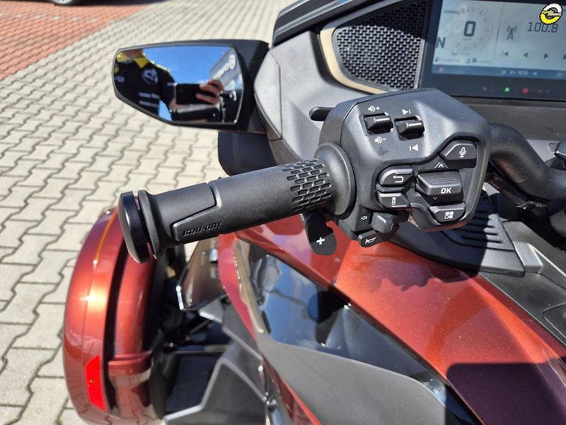 Can-Am Spyder RT-LTD (2026) Spyder RT Sea-To-Sky, MY2026 - fotka 20 z 25