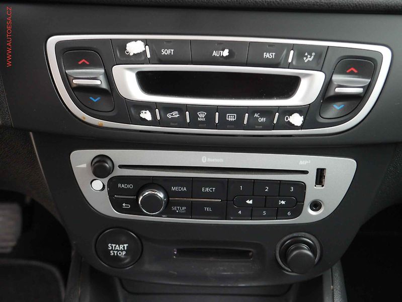 Renault Mégane (2013) 1.2 TCE, ČR, autoAC, temp - fotka 13 z 17