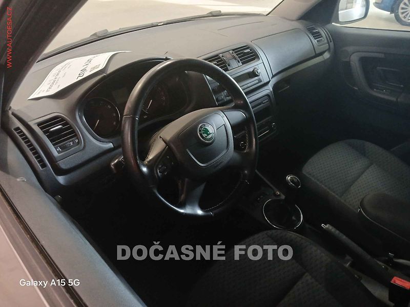 Škoda Roomster (2011) 1.2 TSi, 2.maj,ČR - fotka 3 z 3