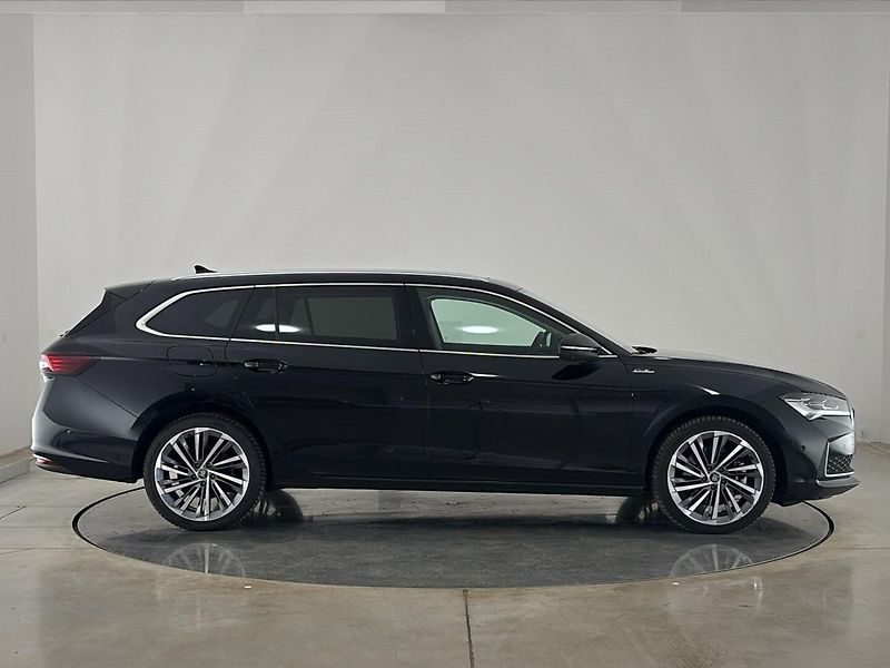 Škoda Superb Laurin & Klement 4x4 DSG - fotka 16 z 31
