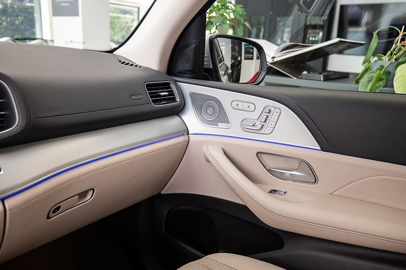 Mercedes-Benz GLE 350d 4MATIC / vzduch - fotka 12 z 21