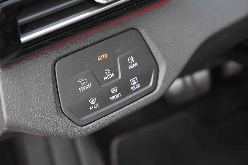Volkswagen ID.4 GTX umí dobře manévrovat i v těsnějších prostorách