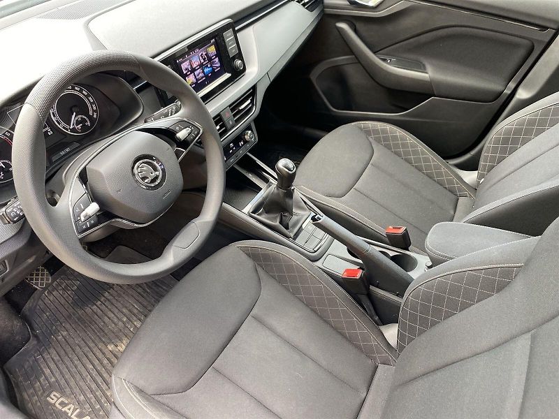 Škoda Scala (2024) 1.0 TSI Ambition - fotka 8 z 31