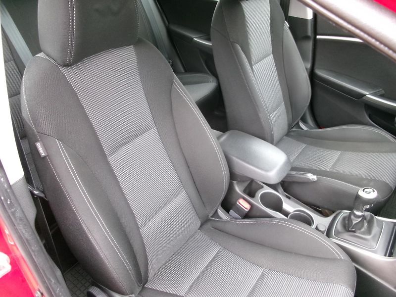Hyundai i30 (2012) 1,6 16V KLIMA TEMP ČR - fotka 18 z 26