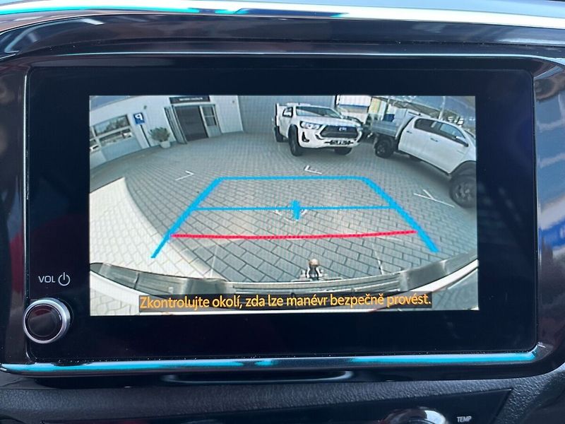 Toyota Hilux Double Cab - 2.8L Diesel - 6 M - fotka 22 z 26
