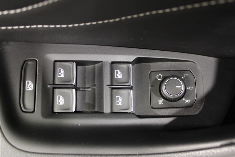 Volkswagen Arteon Shooting Brake 2,0 TDI 4Motion R-line 1.maj. - fotka 14 z 35