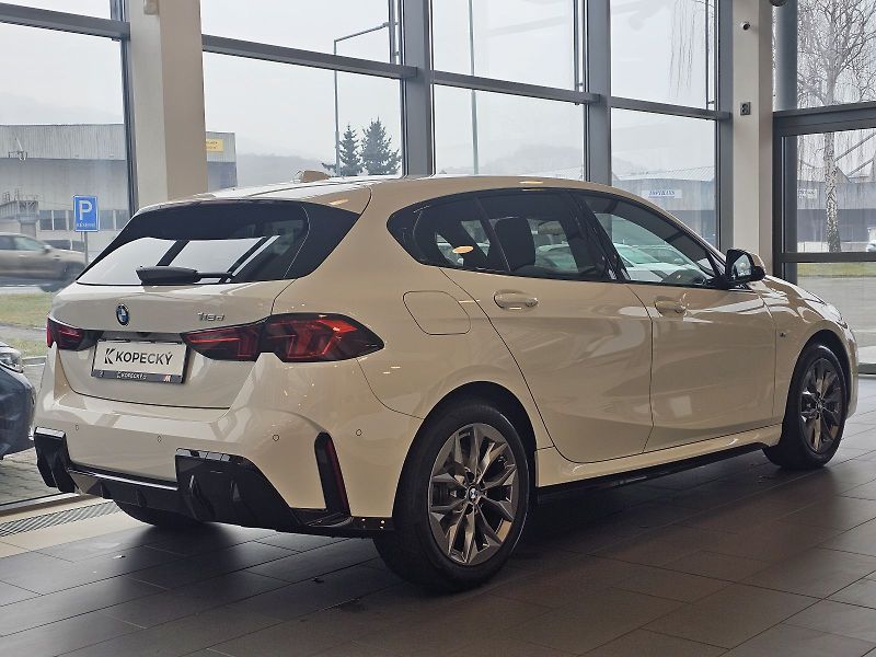 BMW Řada 1 118d - fotka 8 z 31