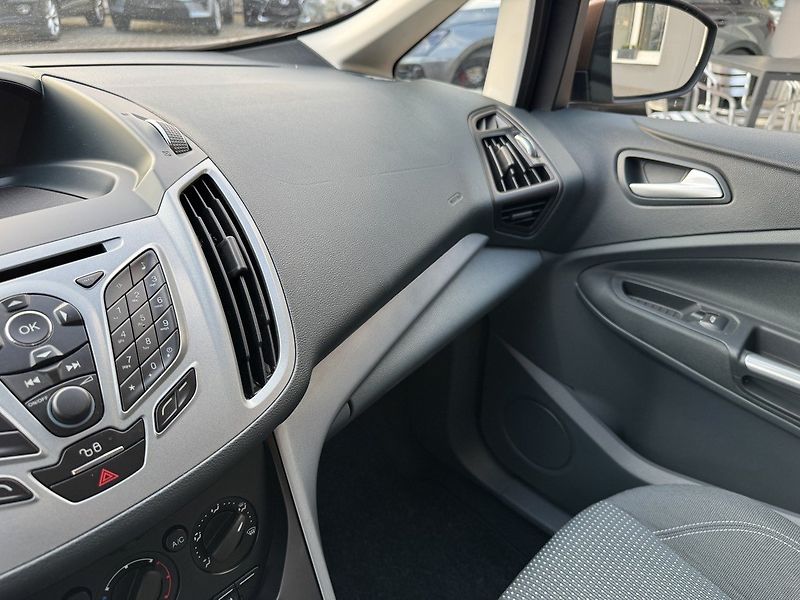 Ford C-MAX (2013) 1.0i EB Klima Winter Paket - fotka 12 z 44