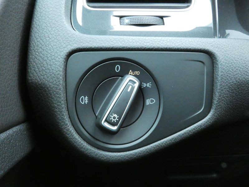 Volkswagen e-Golf (2020) Comfortline 100kW SoH 87% - fotka 24 z 30