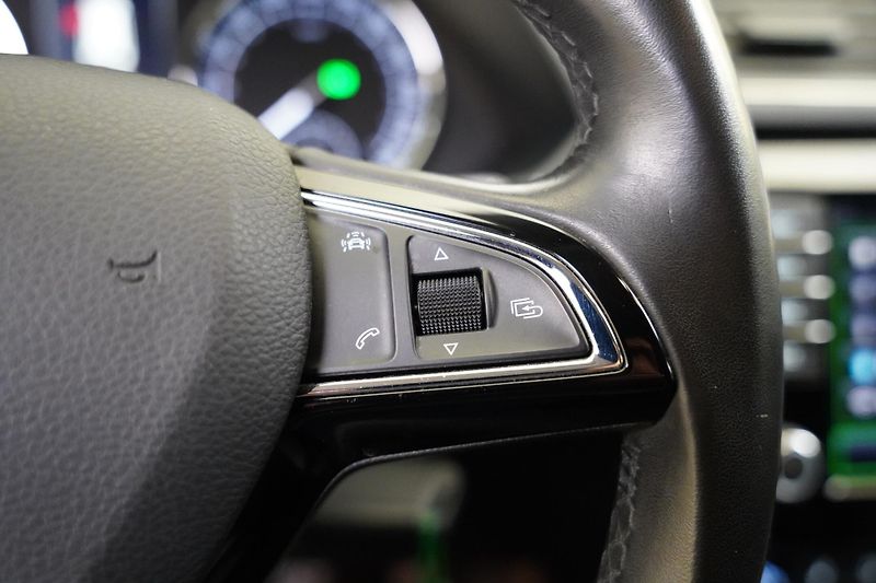 Škoda Superb - fotka 15 z 27
