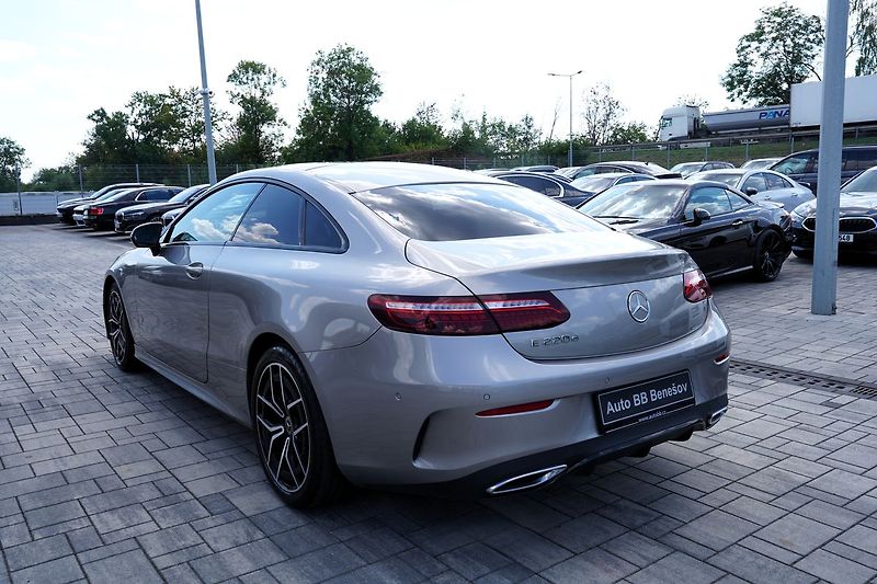 Mercedes-Benz Třídy E E 220d AMG Avantgarde/195 PS - fotka 4 z 41