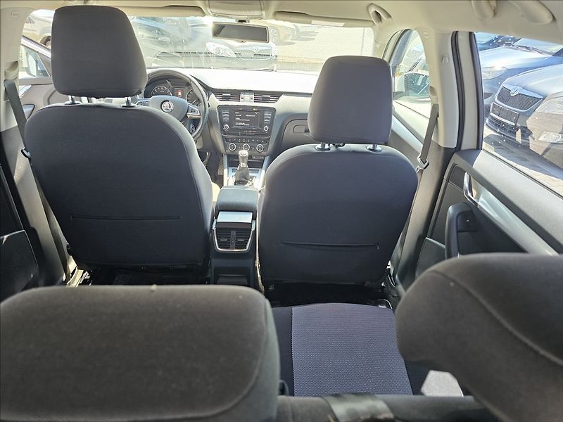 Škoda Octavia 2,0TDi 110KW Elegance TZ - fotka 30 z 49