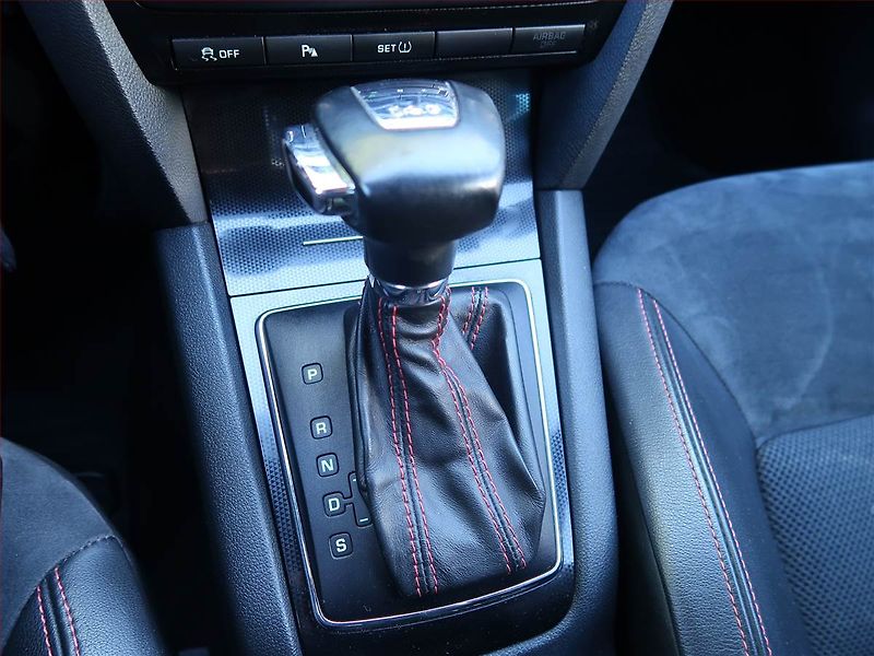 Škoda Octavia (2013) RS 2.0 TSI, Automat, Navi - fotka 13 z 19