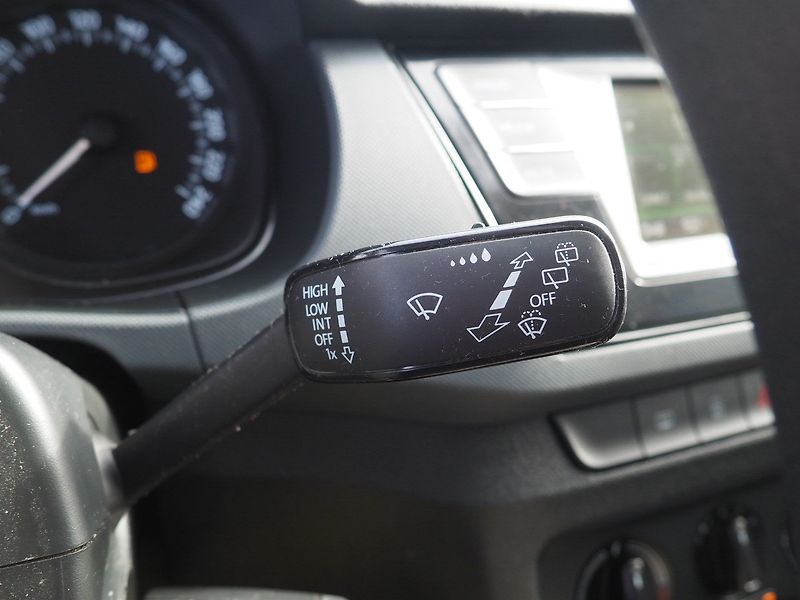 Škoda Fabia (2015) 1.0 MPI Active - fotka 22 z 31