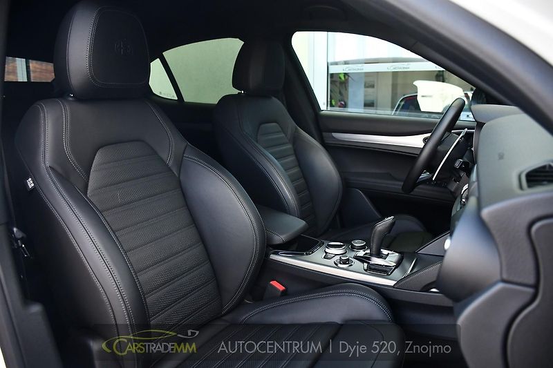 Alfa Romeo Stelvio 2.2D 154kW VELOCE AT8 Q4 - fotka 17 z 51