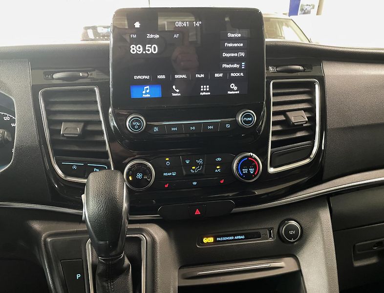 Ford Tourneo Custom Titanium L1 125kW AT, ČR - fotka 18 z 29