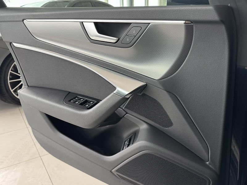 Audi A6 50TFSIe Quattro*360kam*KeyLess - fotka 32 z 38