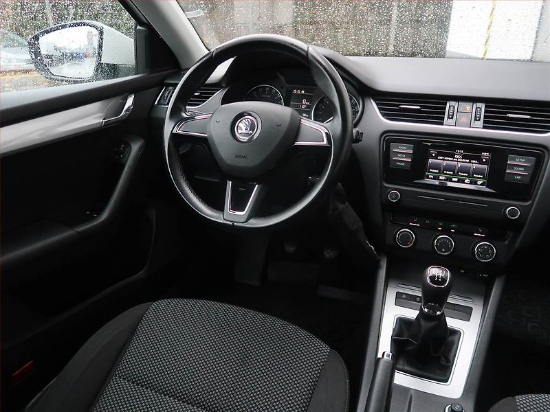 Škoda Octavia (2016) Ambition 1.6 TDI, Tempomat - fotka 7 z 15